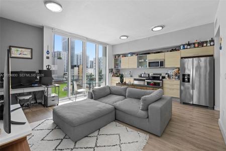350 NE 24th St
