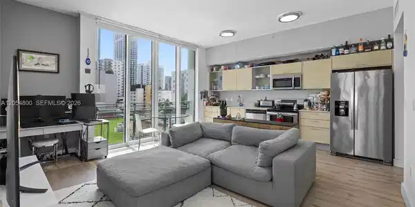 350 NE 24th St