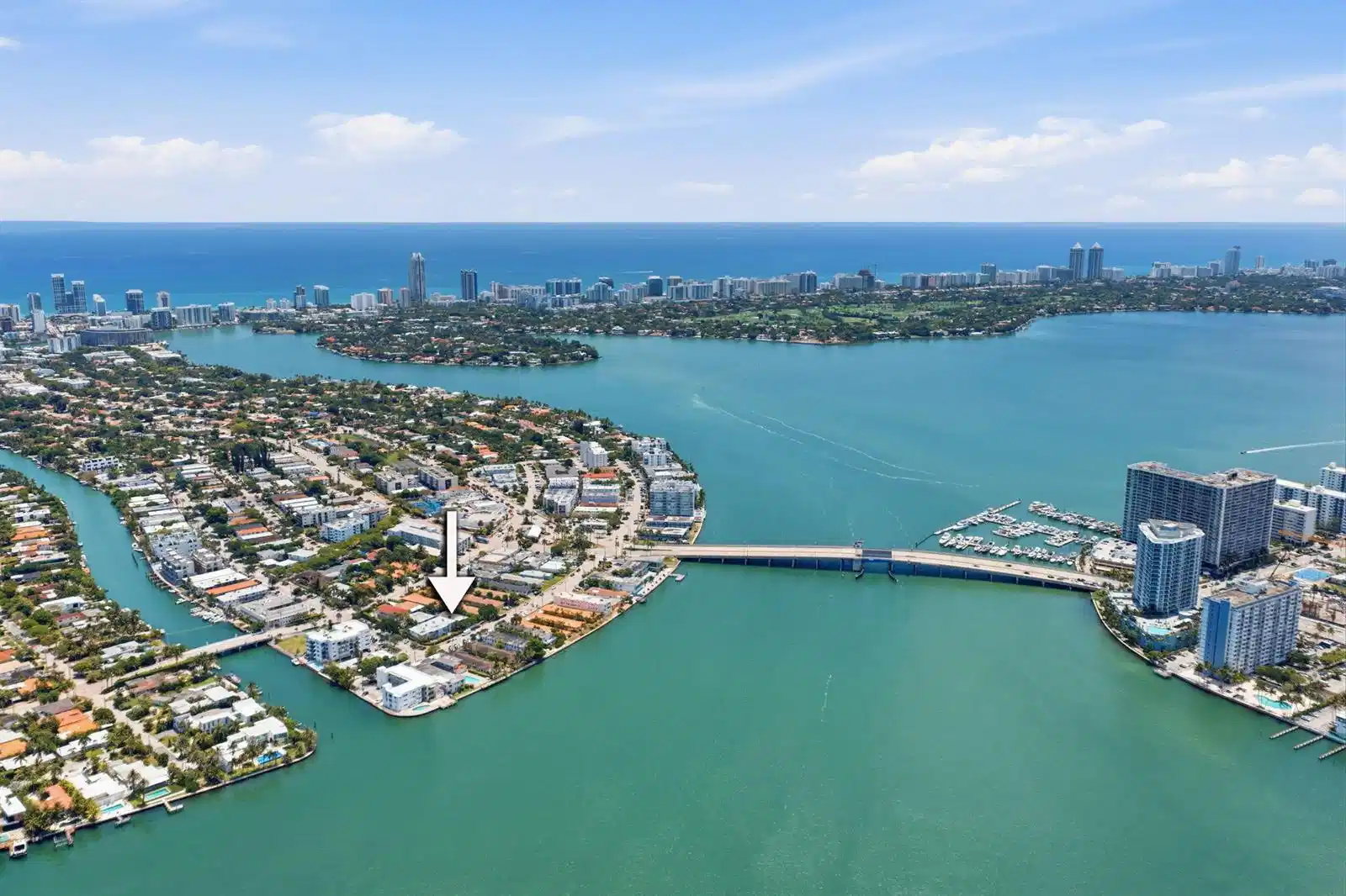 Image 1: 1-web-or-mls-2183-bay-dr