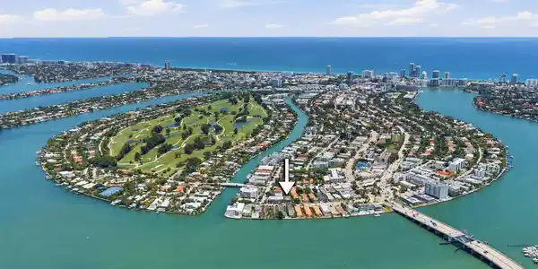 Image 2: 2-web-or-mls-2183-bay-dr