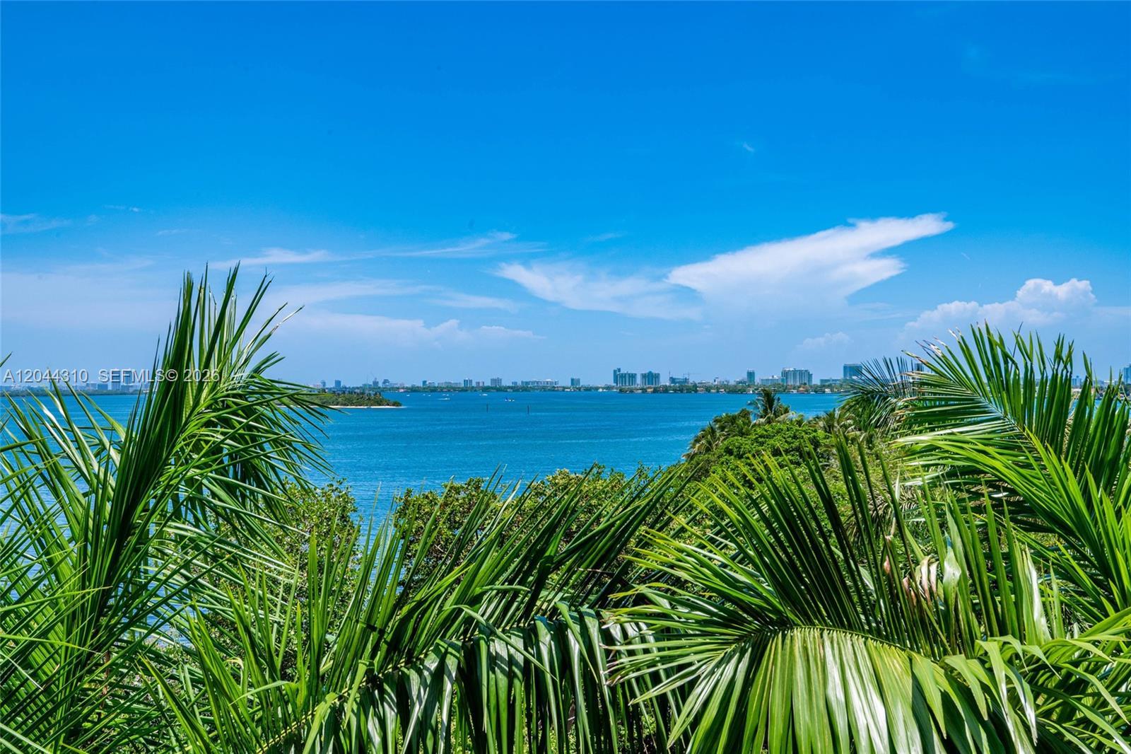Image 1: DIRECT BAYVIEWS from every angle of the condo!