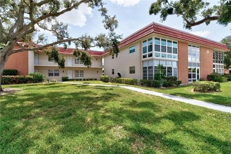 32 Pine Arbor