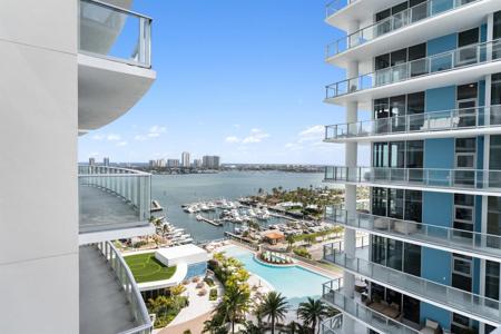 220 Lake Shore