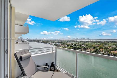 5600 Collins Ave