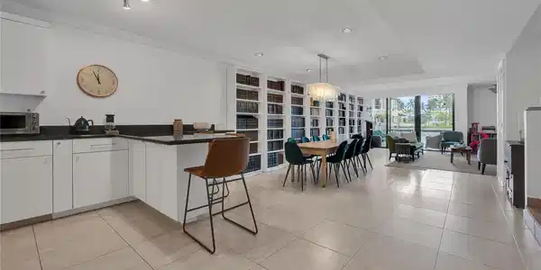 314 Poinciana