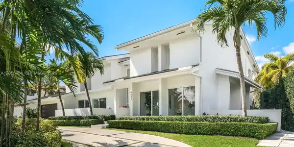 6832 Sunrise Ct