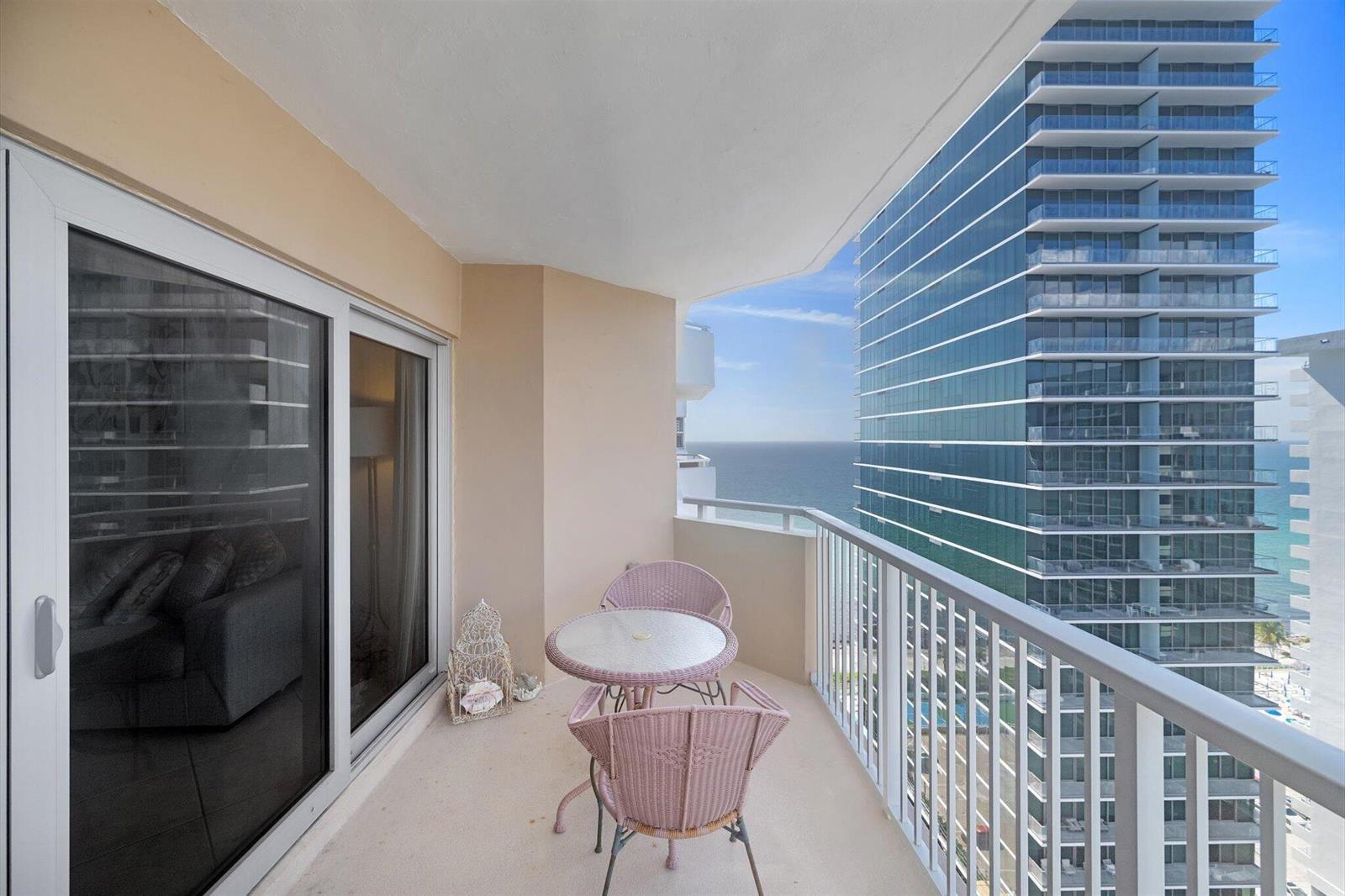 Image 2: 13-1980 S Ocean Dr APT 19A_015