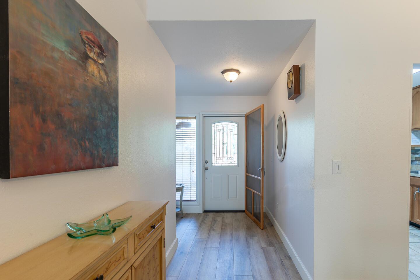 Image 2: 3303 SE Sandpiper-17-
