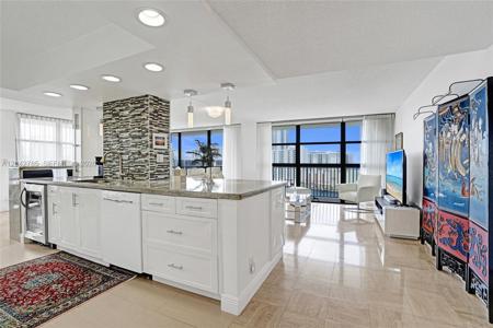400 Leslie Dr