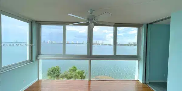 401 Lake Shore Dr