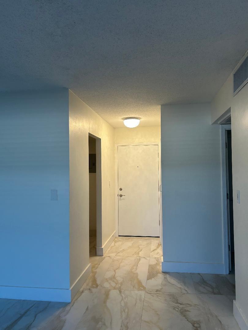 Image 2: Photo 2
