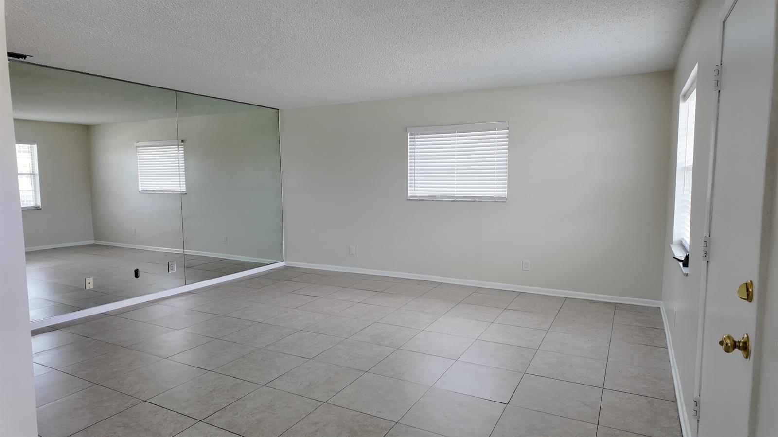 Image 3: living room