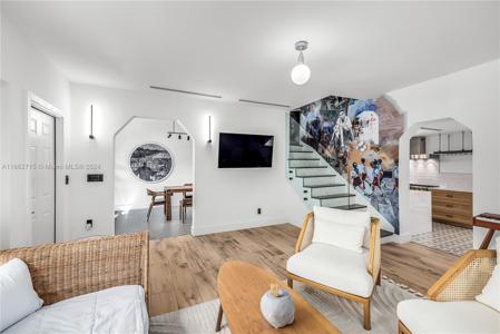 829 Espanola Way