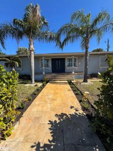3614 Poinsettia