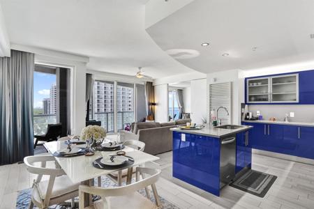 3101 Bayshore