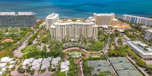 445 Grand Bay Dr