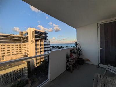100 Lincoln Rd
