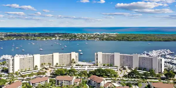 134 Lakeshore