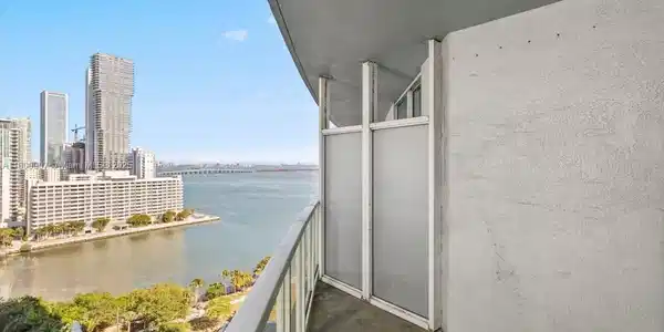1900 N Bayshore Dr