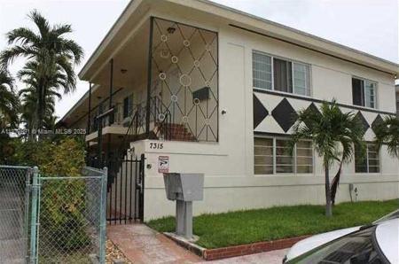 7315 Byron Ave