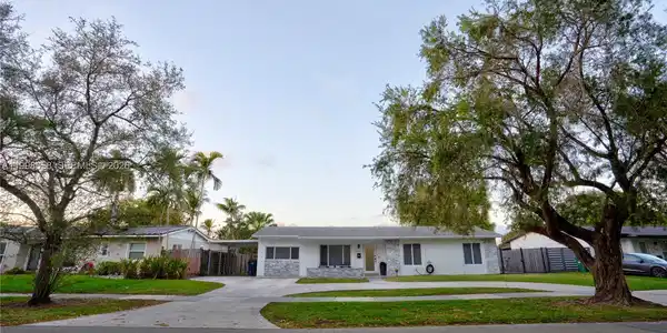 9311 Sterling Dr