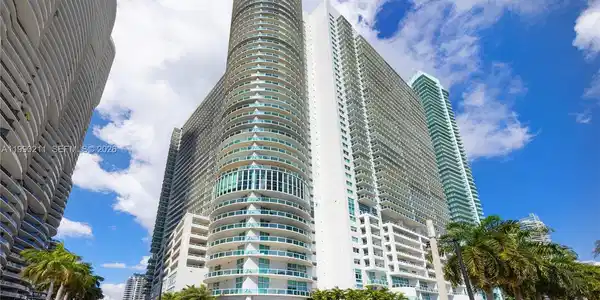 1800 N Bayshore Dr