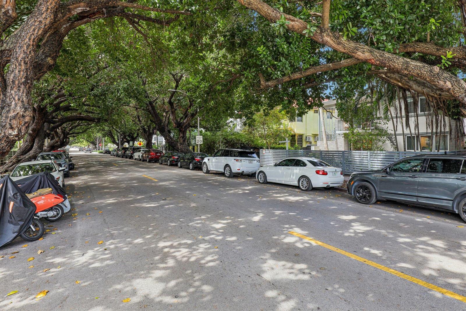 Image 4: 6-web-or-mls-Meridian Ave 11-S1007-006