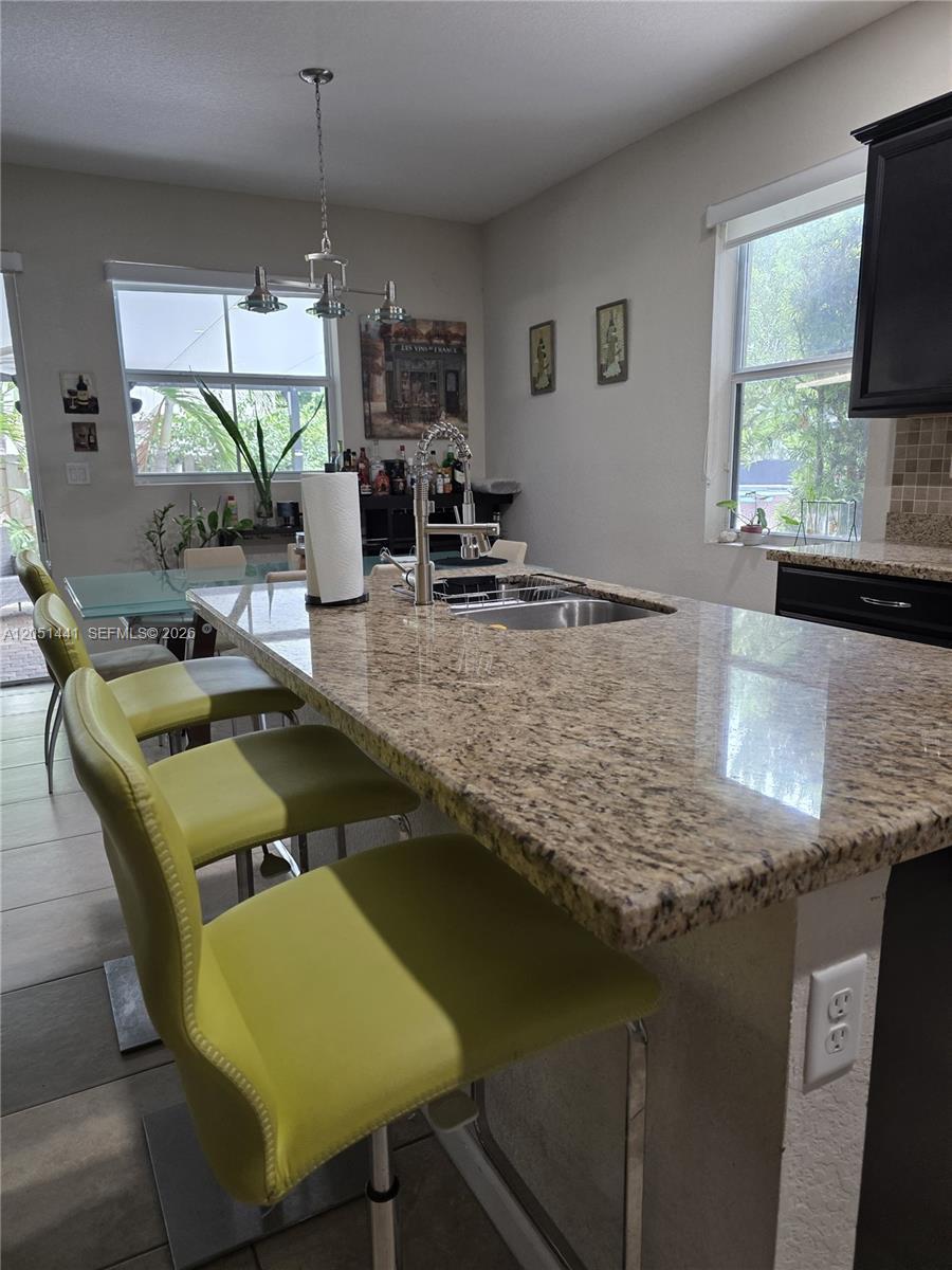 Image 3: Breakfast area