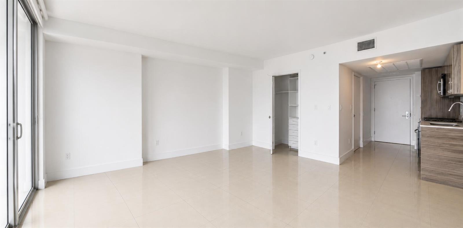 Image 4: Studio