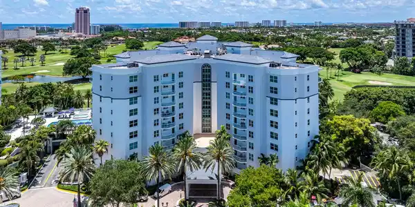 550 SE Mizner