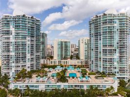 16500 Collins Ave Unit 652