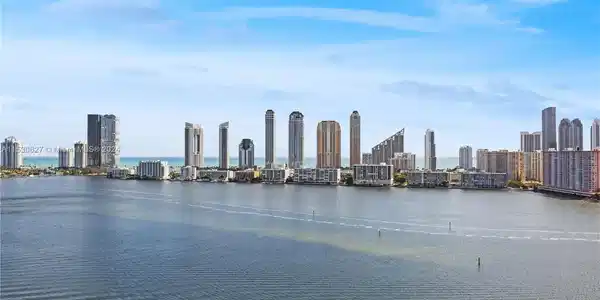 3000 Island Blvd