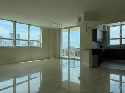 2000 N Bayshore Dr