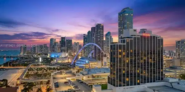 1750 N Bayshore Dr
