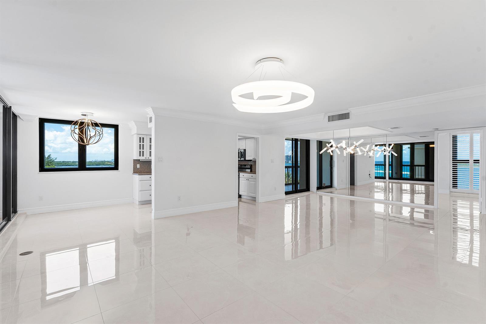 Image 3: Living Room