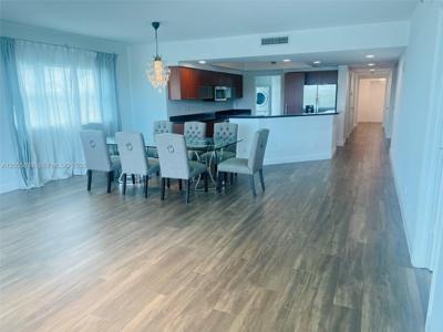 14951 Royal Oaks Ln