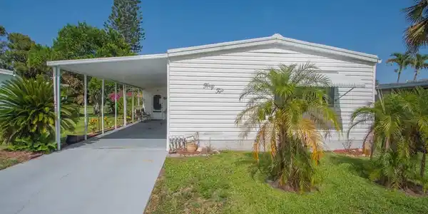 Image 3: Front of Structure