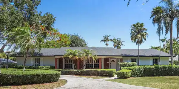7605 SW 179th Ter