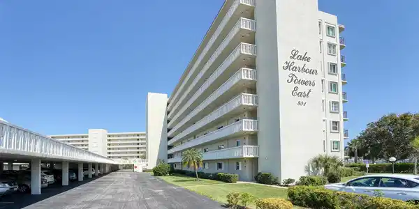 801 Lake Shore