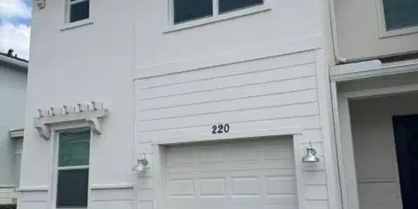 220 SE WOODBARK