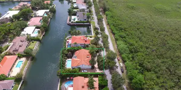 1501 Bella Vista Ave