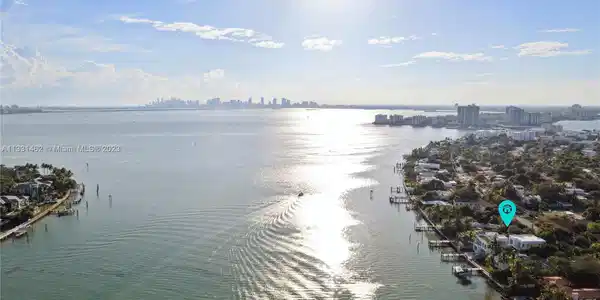 1510 Bay Dr
