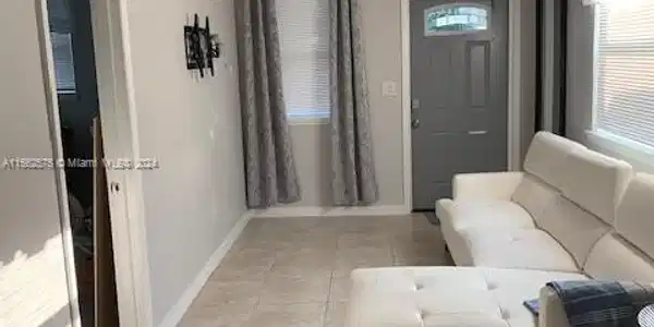 2475 NE 136th Ter