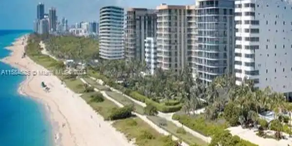 8877 Collins Ave
