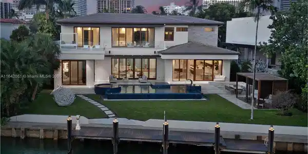 100 Bal Bay Dr