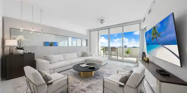 2020 N Bayshore Dr