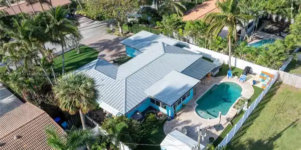 2049 Windward Dr