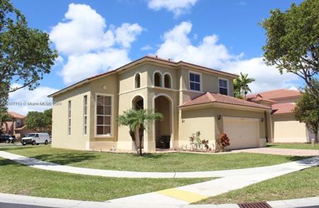 2218 N Portofino Ave