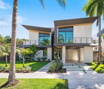 2360 Tequesta Lane