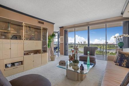 20281 E Country Club Dr